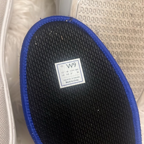 Rothy’s bundle both are size 9 - Picture 6 of 10